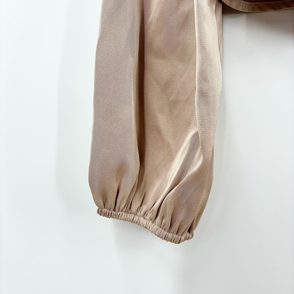 ASTR the Label Puff Sleeve Top | Nude Smocked Back Blouse | Size S NWT - Picture 2 of 8